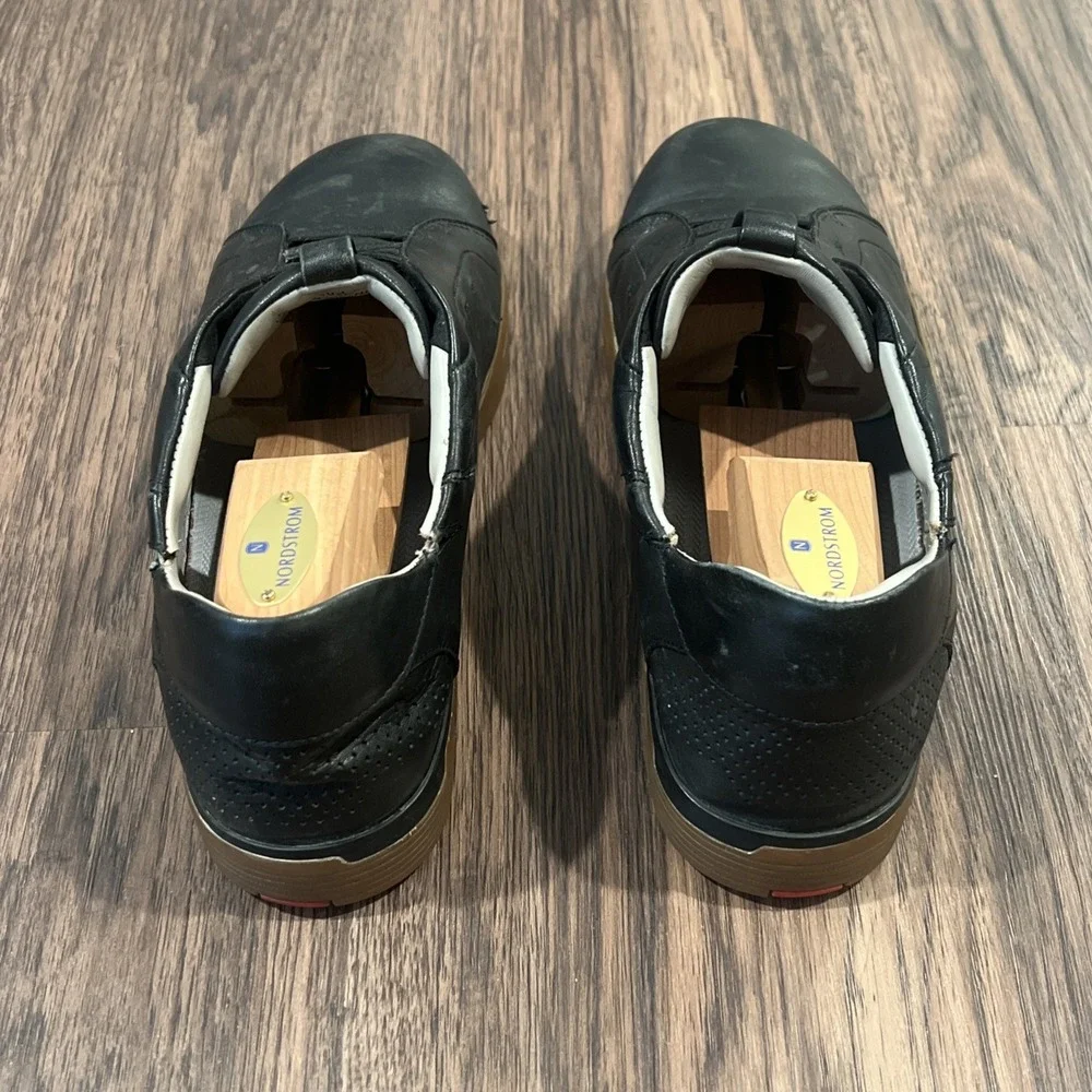 Kizik New York Hands Free Leather Sneaker EUC Men size 11.5 READ